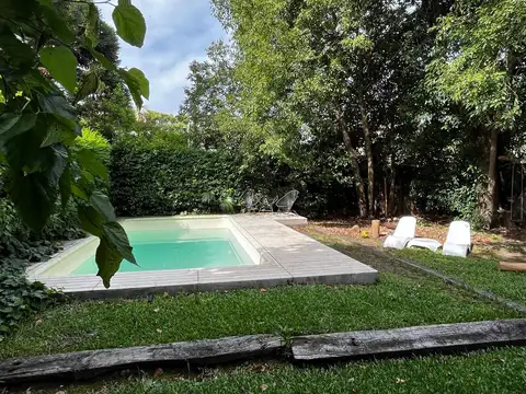 Casa en Alquiler Temporal con 2 cocheras