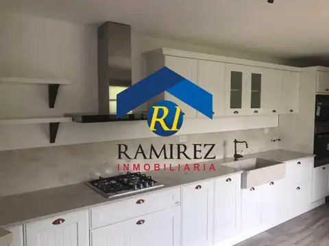 CASA EN VENTA - SANTA CRUZ - RIO GALLEGOS - BARRIO JARDIN - SOLDADO ORTEGA Nº72