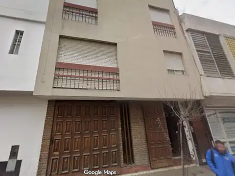 VENTA CASA 3 DORMITORIOS CENTRO COCHERA
