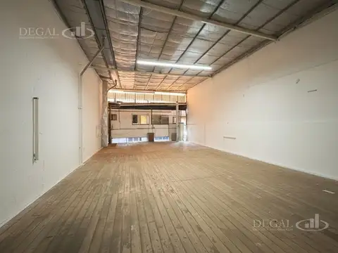 Galpon en Venta en Chacarita, USD 690.000
