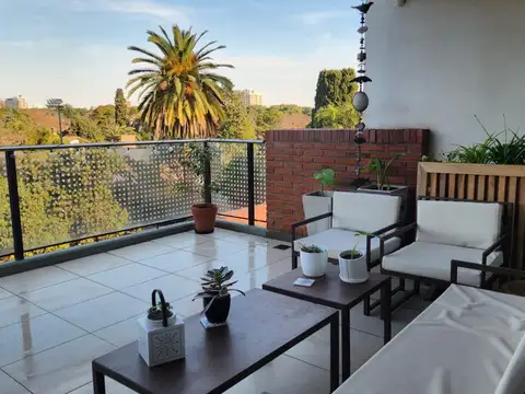 Departamento duplex en alquiler en San Isidro con terraza y cocheras