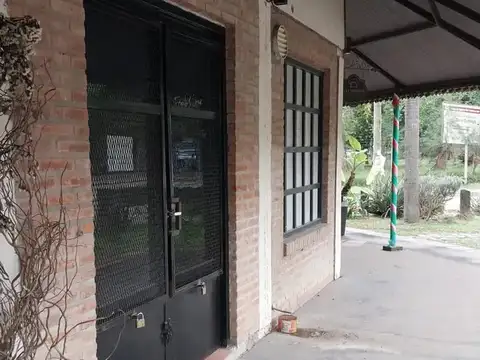 Local en Alquiler en Villa Gobernador Udaondo, $ 600.000