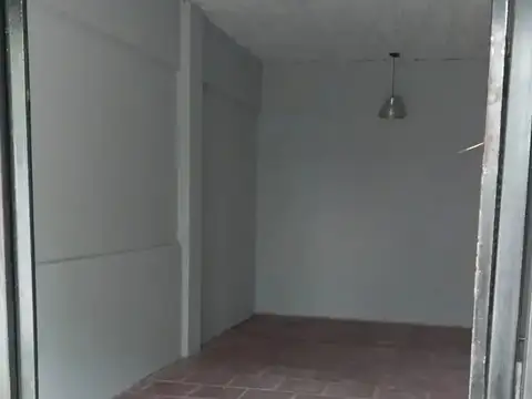 ALQUILER – LOCAL COMERCIAL DE 27 M2 – UBICACIÓN COMERCIAL
