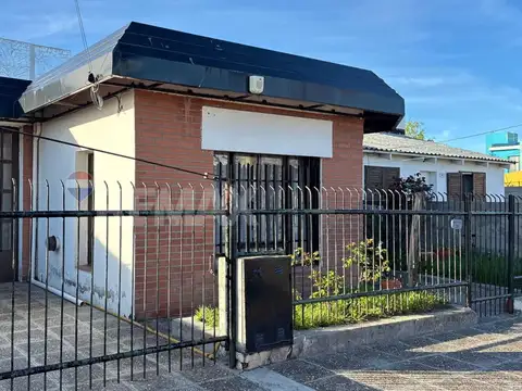 CASA 2 HABITACIONES Y QUINCHO EN KM8