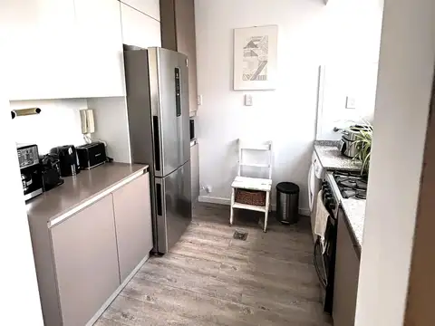 VENTA IMPECABLE 3 AMBIENTES REFACCIONADO MUY LUMINOSO