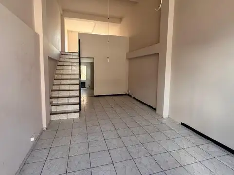 2 Locales comerciales a la venta de zona urbana