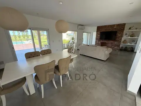 Casa 5 ambientes con 2 baños