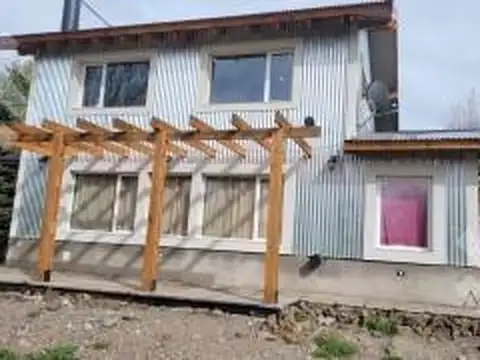Venta casa 2 dormitorios - Callejón Juan Torres - San Martín de los Andes - Lacar al 400