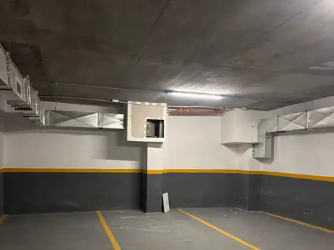 Oficina en Venta con 3 cocheras