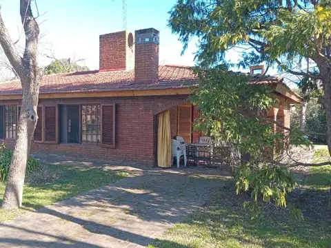 Casa en Venta con 2 cocheras