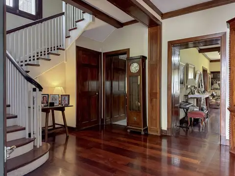 Casa en Venta con 4 cocheras