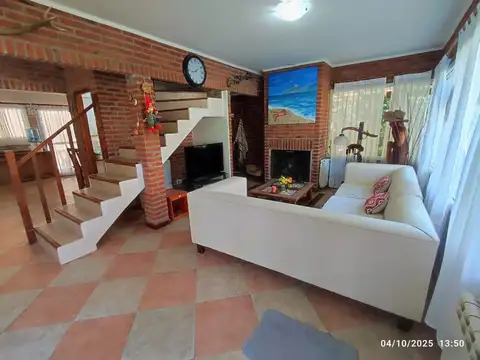 Venta Casa Carilo 4 dormitorios piscina y quincho