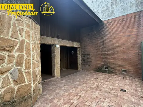 Alq. Comercial - Somellera 5500 - Casa c/Jardín, Garaje, fondo libre a refaccionar - Loiacono Propiedades