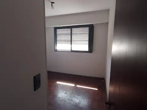 Departamento en el centro de Rosario, a 3 cuadras del Río y 3 del centro.