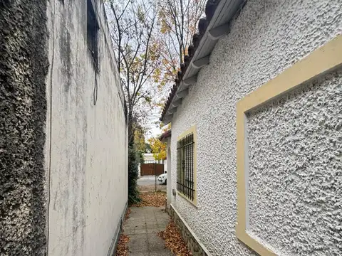 CHALET CON TEJAS COLONIALES EN RANELAGH U$S 120.000