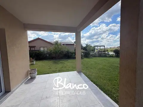 Casa 4 ambientes con 4 baños
