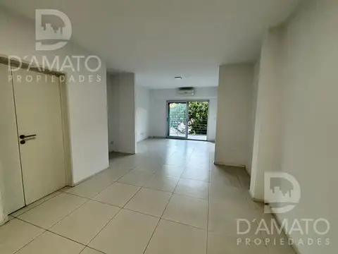 Departamento en Alquiler en Monte Castro, $ 620.000