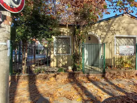 Casa Todo Pb en Esquina de 4 Amb con Patio y 2 Baños