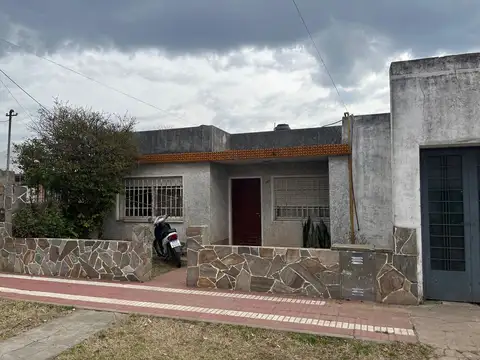 CASA EN VENTA EN PERGAMINO A REFACCIONAR
