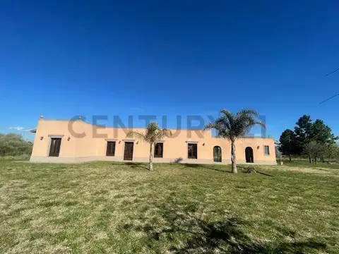 VENTA - Exclusiva propiedad estilo campo en Barrio Las Vizcachas