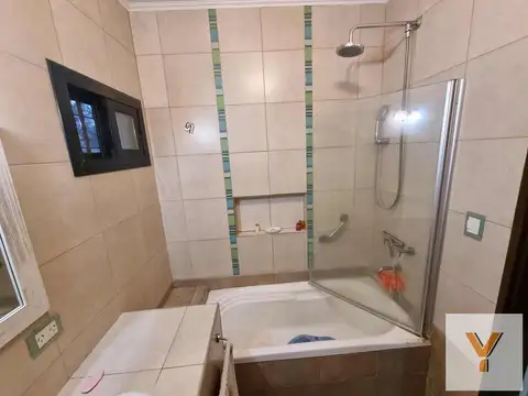 Casa 3 ambientes con 2 baños
