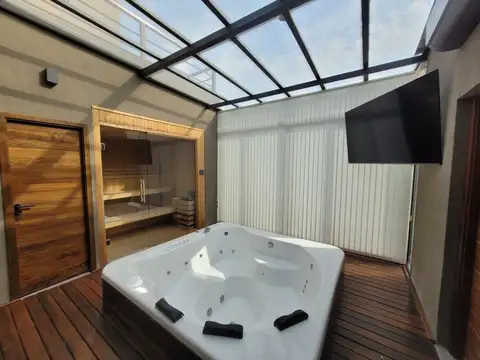 VENTA CASA 6 AMB SAUNA JACUZZI PILETA PERMUTA