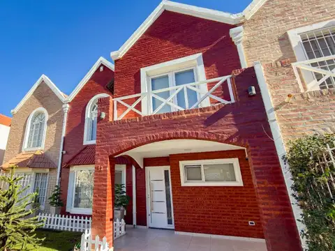 Depto Tipo Casa en Venta de 3 dormitorios