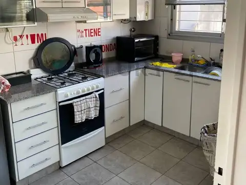 Departamento 4 ambientes con 2 baños