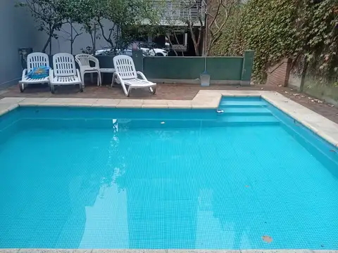 Hermoso semipiso de 3 ambientes con 2 baños.