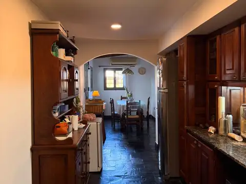 Casa 7 ambientes con 3 baños