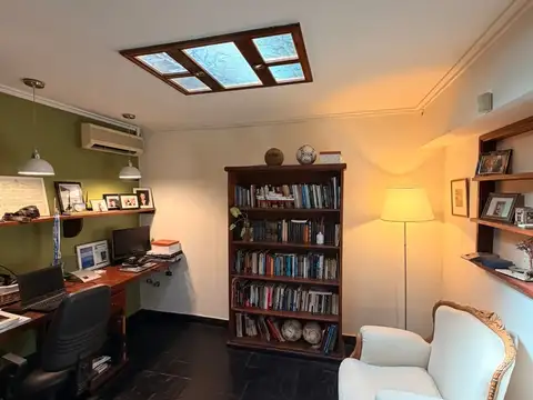 Casa en Alquiler con 2 cocheras