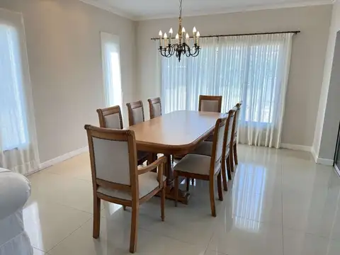 VENTA CASA EL TIPAL 4 DORMITORIOS CON PILETA