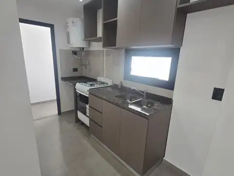 VENTA DEPTO 1 DORM CON BALCÓN EN B° ALBERDI