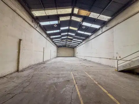 ALQUILER DEPOSITO - POMPEYA - 590 m2 - MIXTURA 4