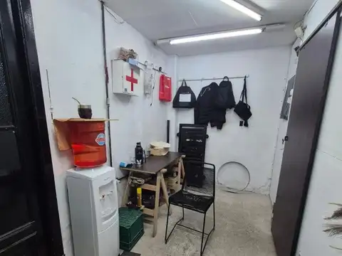 Local en Venta Via Púb.