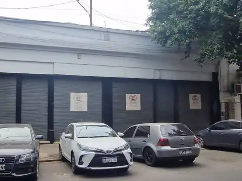 ALQUILER LOCAL COMERCIAL SAN MARTIN 1865/67  medidas 18m x 30m