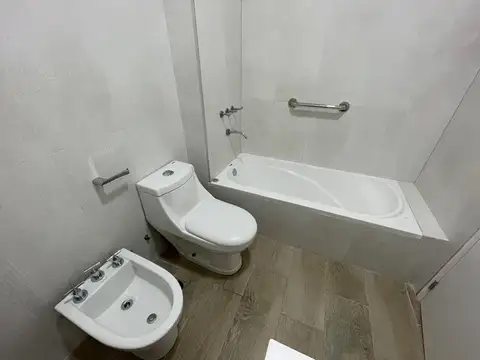 Depto Tipo Casa en Alquiler con 1 cocheras