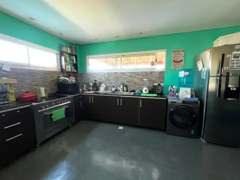 Casa 5 ambientes con 2 baños