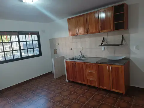 Depto Tipo Casa en Alquiler de 4 ambientes