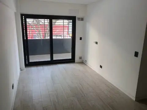 Muñecas 1000, Piso 1