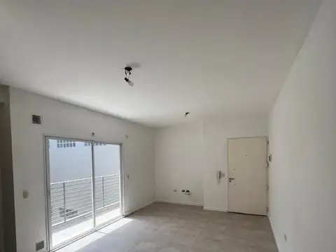 Depto Tipo Casa en Alquiler de 1 dormitorio