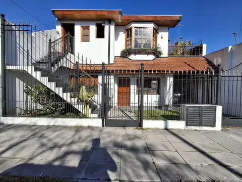 Oficina, centro de estudios, consultorios o salón de estética en alquiler en José León Suárez