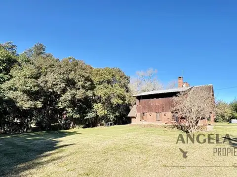 Casa en Parada Robles, frente a colectora norte.