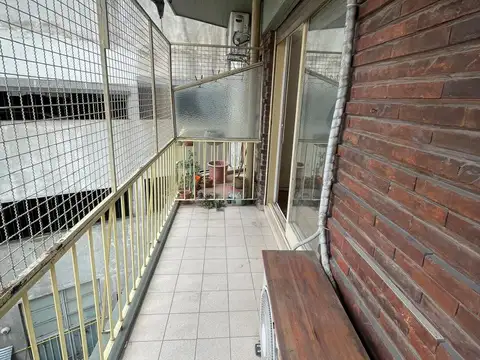 3 AMBIENTES C/FRENTE C/BALCON Y BAULERA