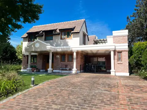 Casa Venta  Praderas de Lujan 4 DORMITORIOS  PILETA APTO CREDITO