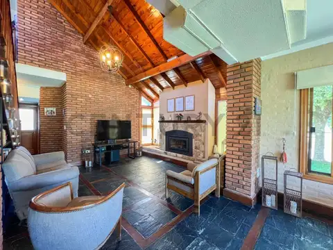 Casa Venta  Praderas de Lujan 4 DORMITORIOS  PILETA APTO CREDITO