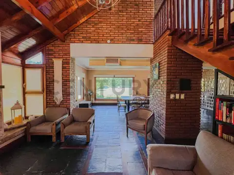 Casa 7 ambientes con 3 baños