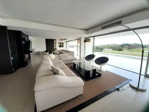 Departamento en Alquiler Temporal con 6 cocheras