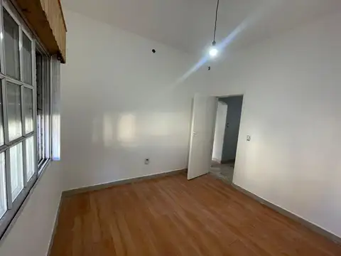 Venta Casa Ideal 2 familias con Entradas Independientes APTO CREDITO - Valentin Alsina