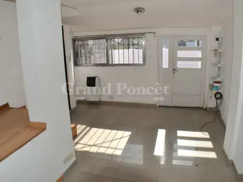 Depto Tipo Casa 3 ambientes con 1 baño